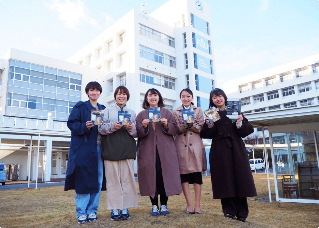 学生達が道の駅藤川宿の商品『むらさき麦ビーフカレー』のパッケージをデザインしました！の写真