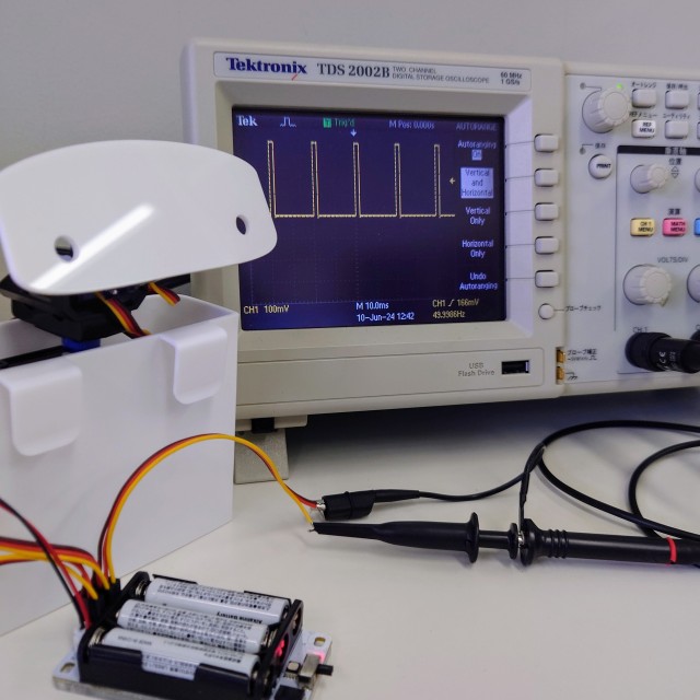 認知科学の知見に基づき設計されたコミュニケーションロボットの構築